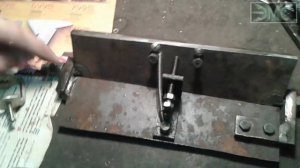 Самодельное приспособление для сведения спусков ножей