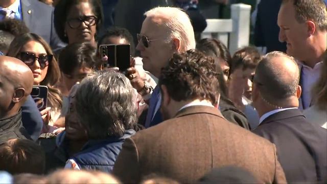 President Biden, first lady at the 2023 White House Easter Egg Roll! смотреть онлайн