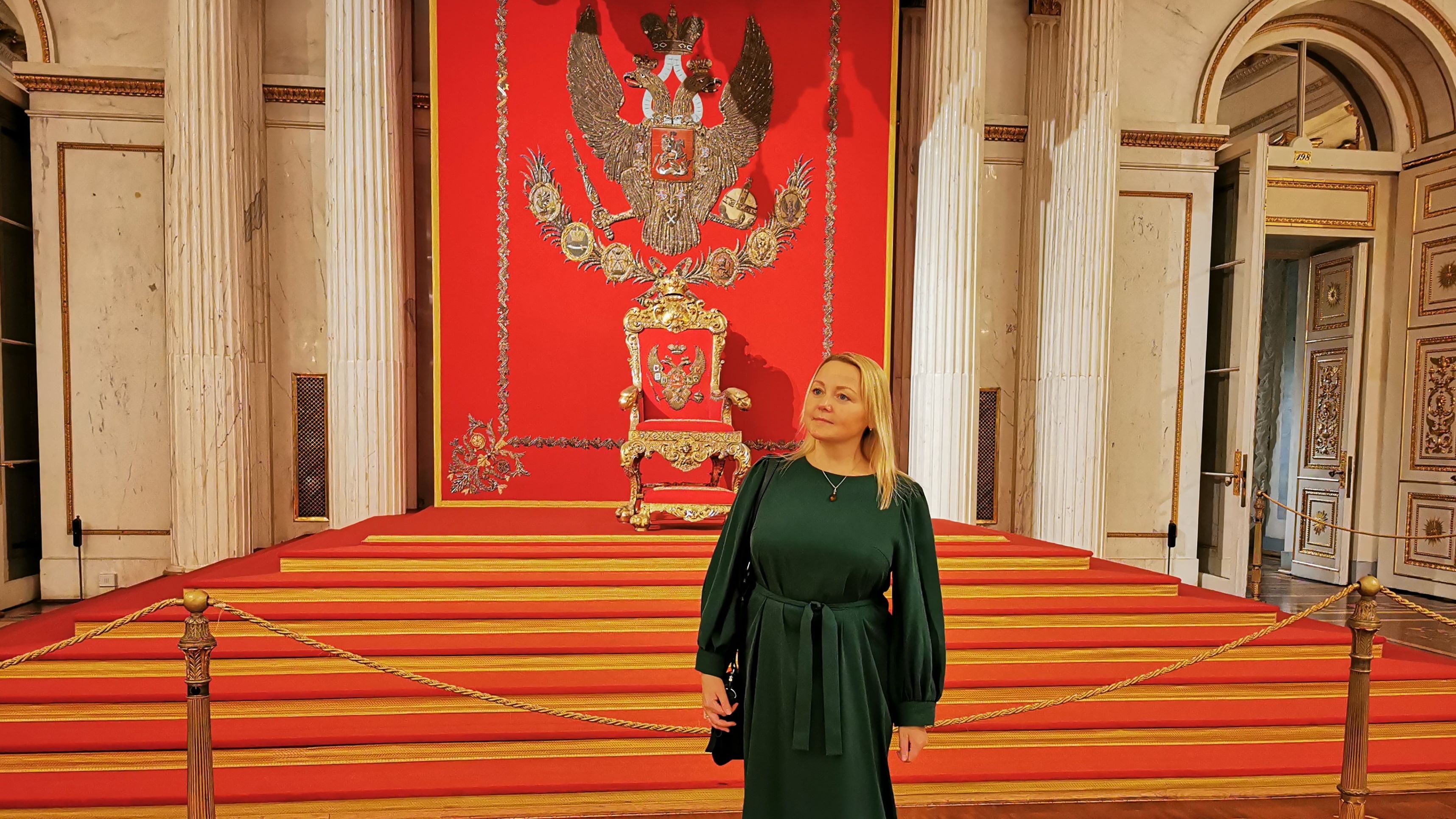 Георгиевский или Большой Тронный зал – самый величественный зал Эрмитажа. Санкт-Петербург смотреть онлайн