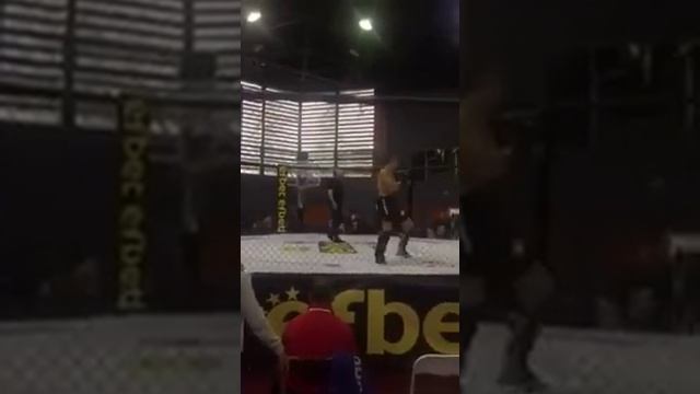 Най- атрактивен участник на Държавното по ММА в Пловдив- Антон Янчев смотреть онлайн