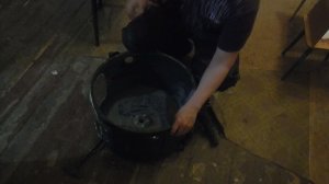 Выбиваем барабан из стиральной машинки.