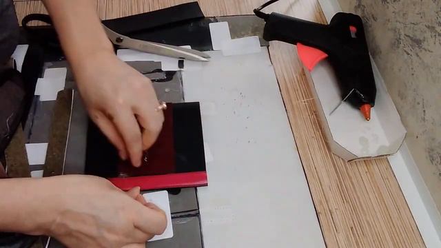 Коврик из старых сумок и ремней смотреть онлайн