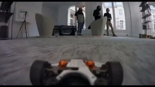 Microturismo: The all-in-one mini racing car | Estraniero смотреть онлайн