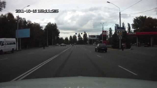 Хруст и я почти столкнулись смотреть онлайн