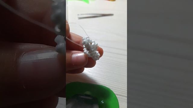 урааааа я сделала ламу из бисера!!!??? делала больше 30 мин потому что это моя объемная 1 работа смотреть онлайн