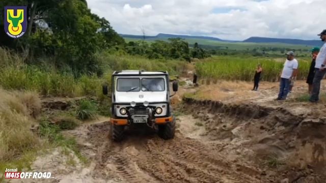 UNIMOG Brasil: Caminhões 4x4 na trilha смотреть онлайн