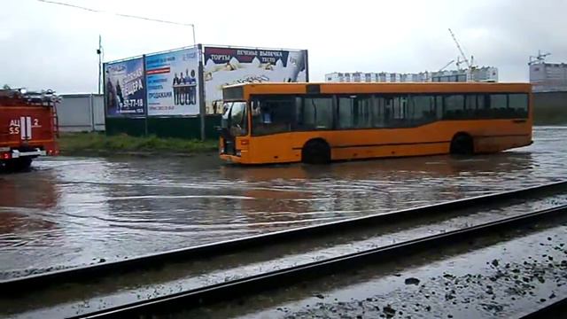 Вытаскивают утопленников на Попова! смотреть онлайн