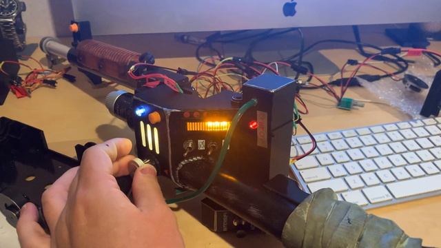 Hasbro Spengler Wand Microcontroller Replacement Progress 4 смотреть онлайн