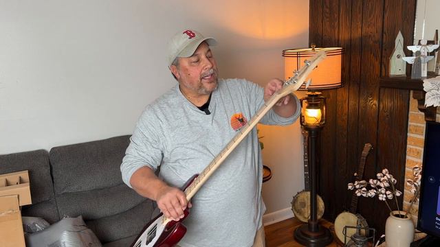 Unboxing Sterling by Music Man Ray4HH смотреть онлайн