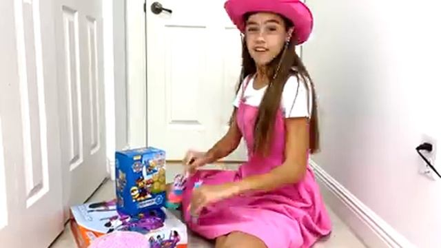 Anna And Arem Make A New House For Marty