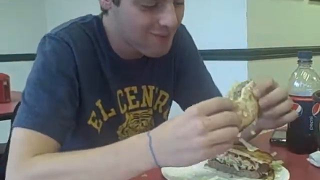 Cassanos Pizza - Nick tries Cassini Burger for first time! смотреть онлайн