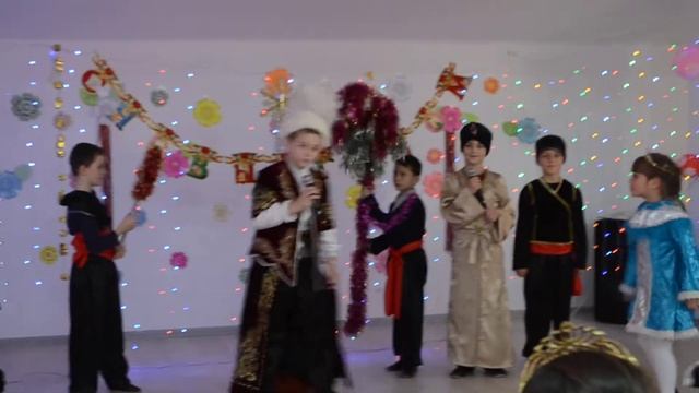 Учащиеся 2 класса в сценке "Султан и Снегурочка" смотреть онлайн