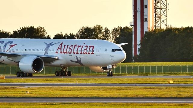 Boeing 777-200 Austrian OE-LPF. Flagship return to base at sunset. Vienna International Airport VIE смотреть онлайн