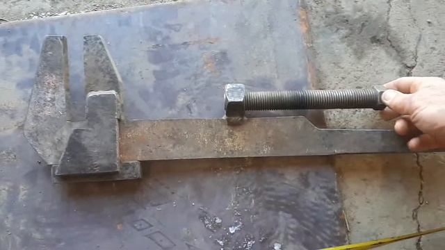 JCB самодельный ключ для разборки цилиндров смотреть онлайн