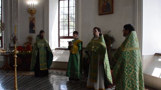 Великий прокимен в праздник Святой Троицы смотреть онлайн