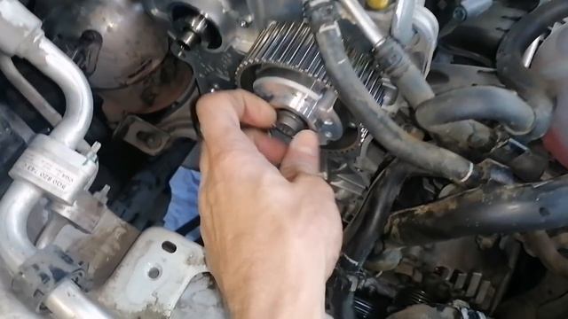 Skoda Octavia A-7 1,4 CZDA замена ремня ГРМ и фаза регулятора  вала выпускных клапанов.