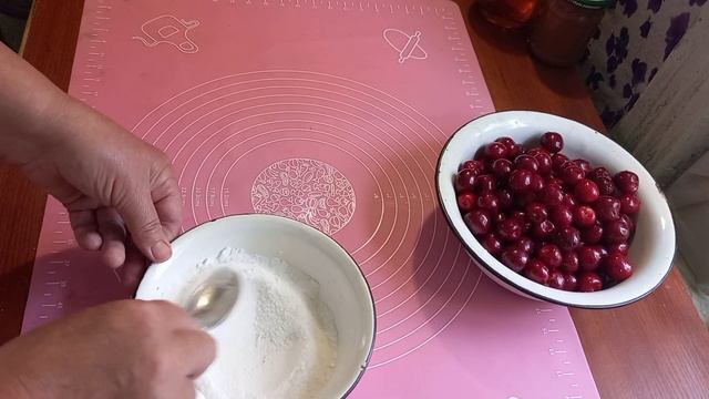 Пирожки с черешней???Танюшкины вкусняшки смотреть онлайн