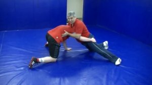 Приемы вольной борьбы,разные варианты ухода при заходе за спину противником.