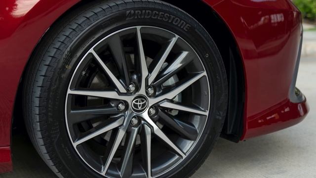 ทดลองขับ Toyota Camry Minorchange 2.5 Premium | Headlightmag Clip смотреть онлайн