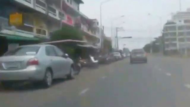 Die Straße zum Einkaufscenter LOTUS Sukhumvit Pattaya смотреть онлайн