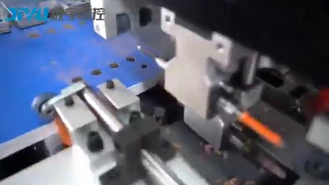 Сверлильно-присадочный центр с ЧПУ JIYU CD612UT смотреть онлайн