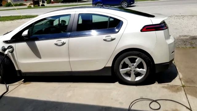 white CHEVY VOLT 2012 смотреть онлайн