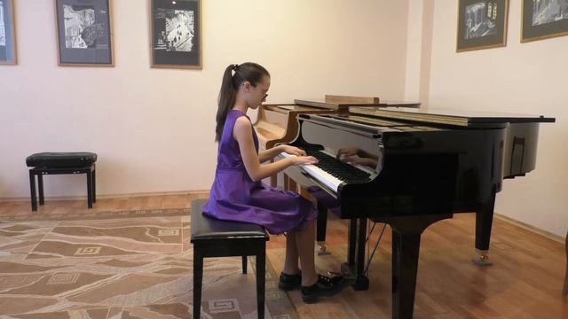 Фантастический танец (соч 124, № 5) - Р.Шуман. Исполняет Суненкова Ирина (11 лет) смотреть онлайн