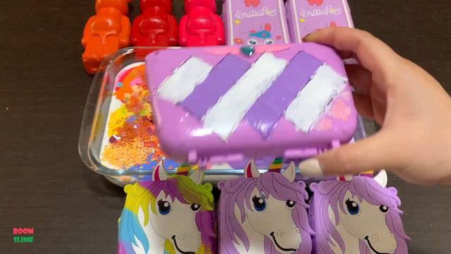 PURPLE VS RAINBOW ! MAKEUP AND GLITTER AND CLAY ! Mixing Random Things Into GLOSSY Slime.mp4 смотреть онлайн