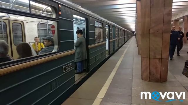Электропоезда "Номерной" и "Москва" на станции метро Калужская // 26 апреля 2019 года смотреть онлайн