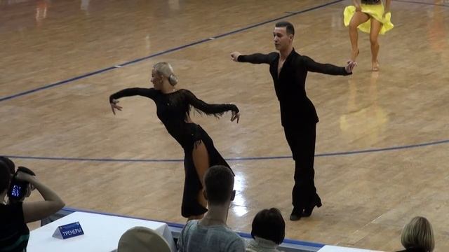 ЧМ 10 танцев Взрослые Джайв 1\2 Мартынов Артем Фигуренко Полина смотреть онлайн