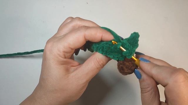 МК крючком брелок елка за 20 минут, маленькая зимняя игрушка, маленькая елочка крючком.