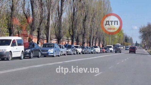 Друзья, почему нет смысла стоять в современной пробке за 10л. примерно минимум 4 часа времени? смотреть онлайн