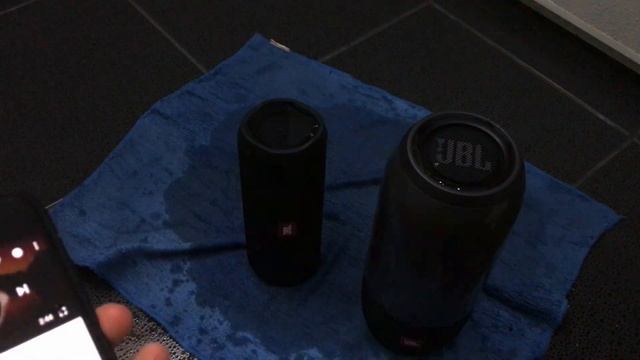 Басс тест водой колонок JBL Pulse 3 + JBL Flip 4(connect+)|JBL Pulse 3+JBL Flip 4(connect+)watertes смотреть онлайн