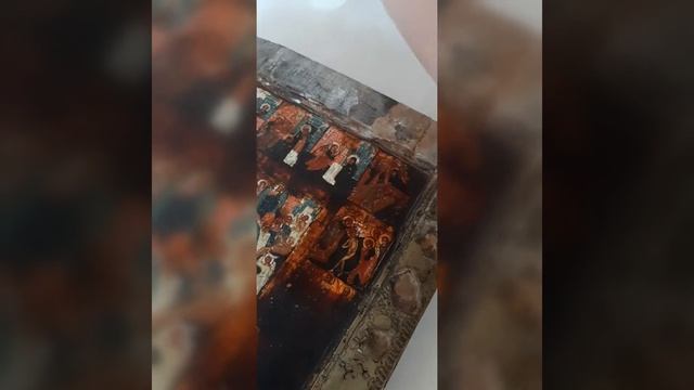 Очищение иконы от старой грязи и олифы смотреть онлайн