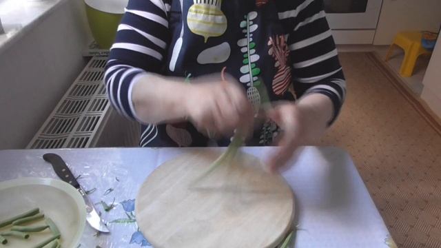 Свежая картошечка с фасолью и беконом смотреть онлайн