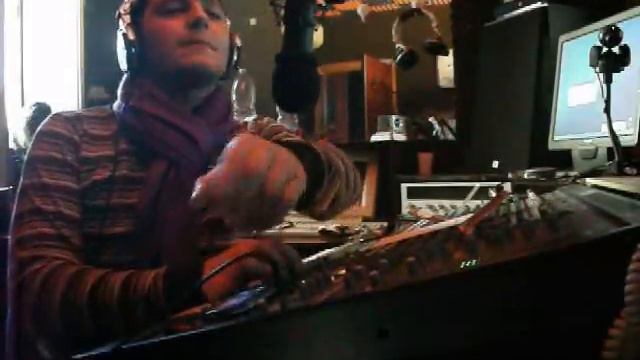 POMERIGGIO INSIEME CON EMANUELE POLISANO DEEJAY.wmv смотреть онлайн