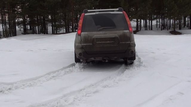 Nissan X- Trail 2 в снегу смотреть онлайн