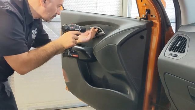 2014 Hyundai iX35 Front Door Trim Removal смотреть онлайн