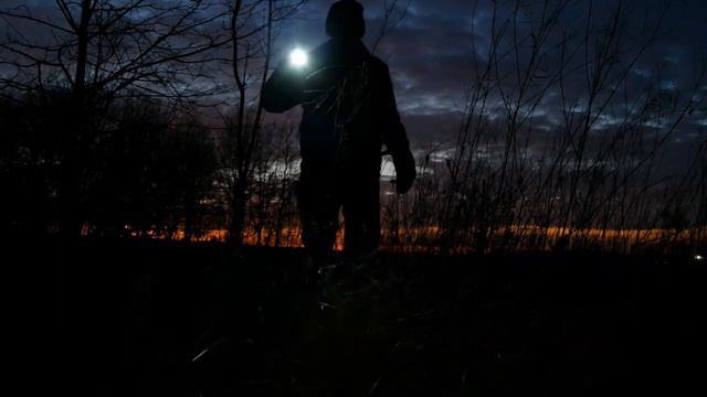 10 Bug Out Bag essentials смотреть онлайн