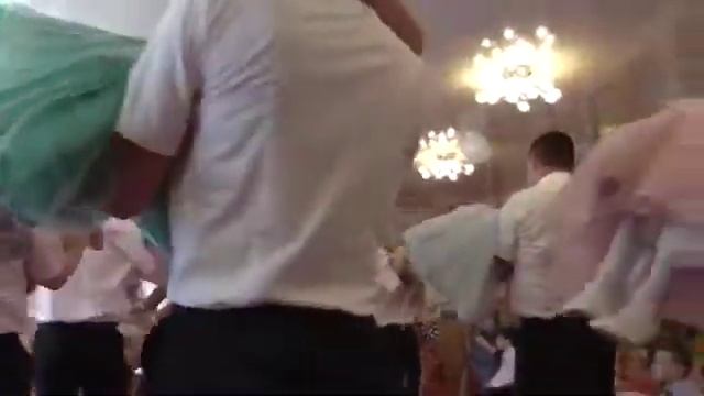 Танец с папами "Дочери глаза" смотреть онлайн