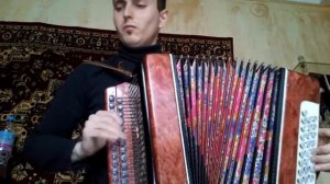 «Куда бежишь, тропинка милая». Игра на гармони.