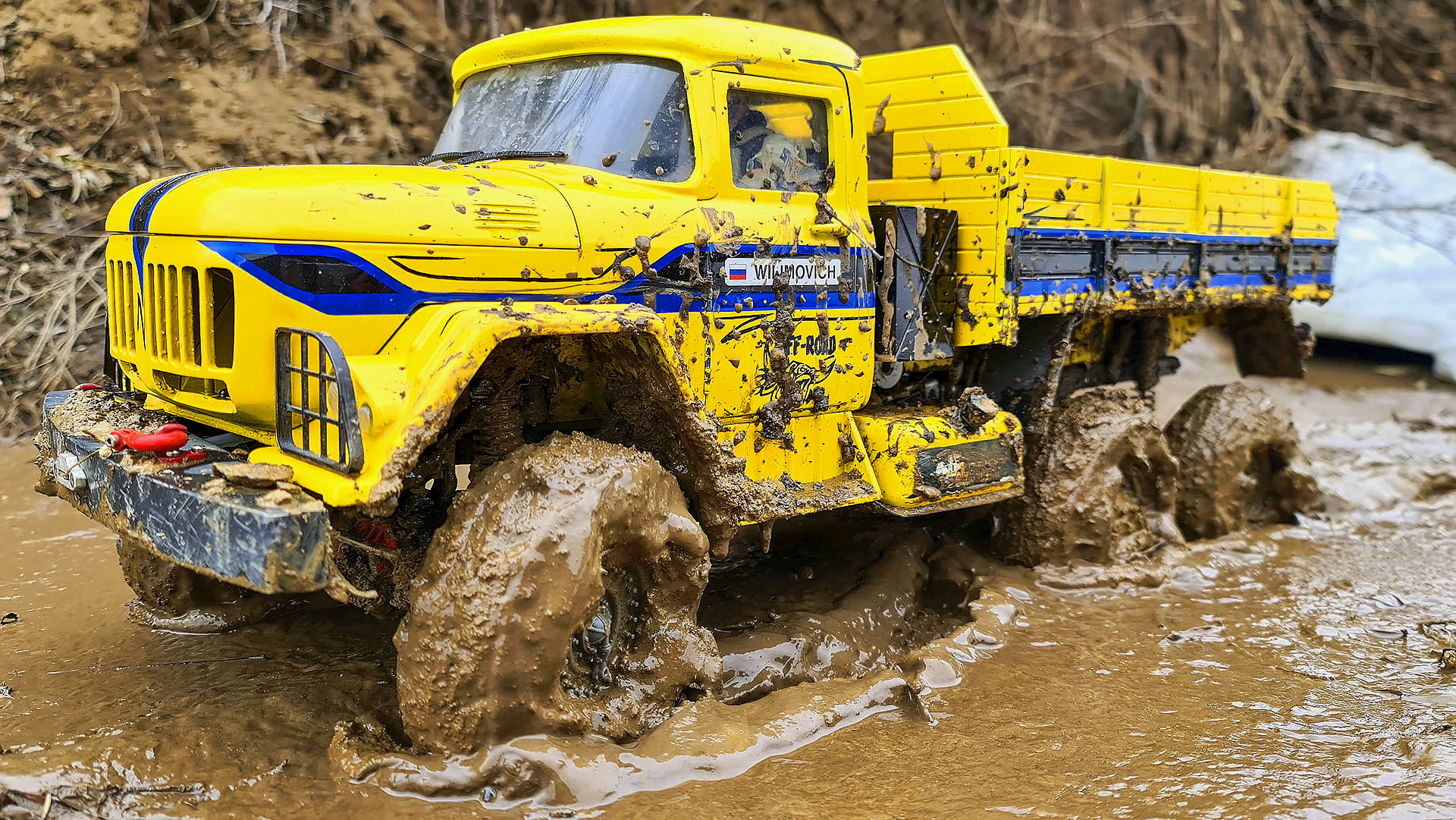 ЗИЛ 131 в ГРЯЗИ и на БЕЗДОРОЖЬЕ – лучший советский грузовик смотреть онлайн