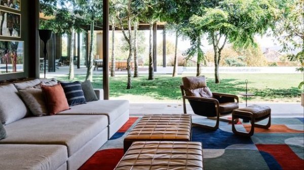 Seamless Indoor-Outdoor Living: Garden & Scenic Landscape Views