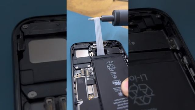 снимаем батарею iphone смотреть онлайн