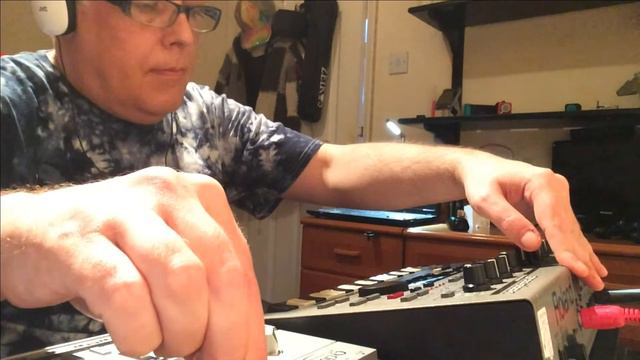 roland mc 303 rhythmical sounds 120 bpm смотреть онлайн