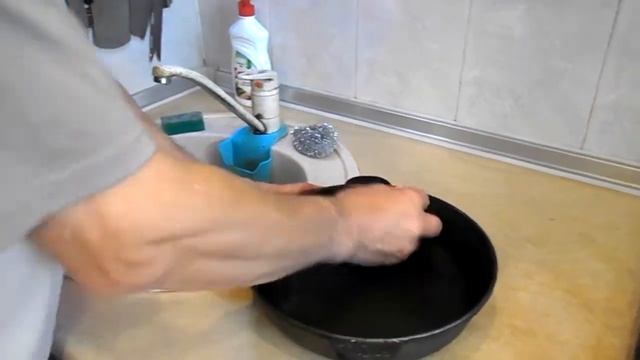 ПОДГОТОВКА ЧУГУННОЙ СКОВОРОДЫ К ИСПОЛЬЗОВАНИЮ смотреть онлайн
