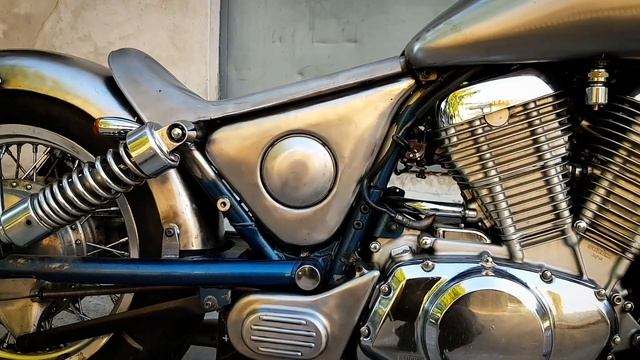 Intruder 800 by Área 51 Motorcycles смотреть онлайн