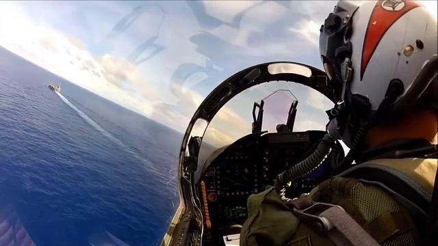 Incredible Cockpit View: Landing on a Carrier Like a Pro смотреть онлайн