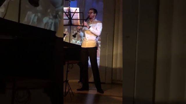 Unusual performance. Tchaikovsky: Russian dance, Arranged for clarinet and piano by Simeon Bellison смотреть онлайн