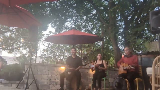 Fermin Spanish Guitar Trio performs Bamboleo w/ Flamenco Dancer!!! - Gypsy Kings. смотреть онлайн